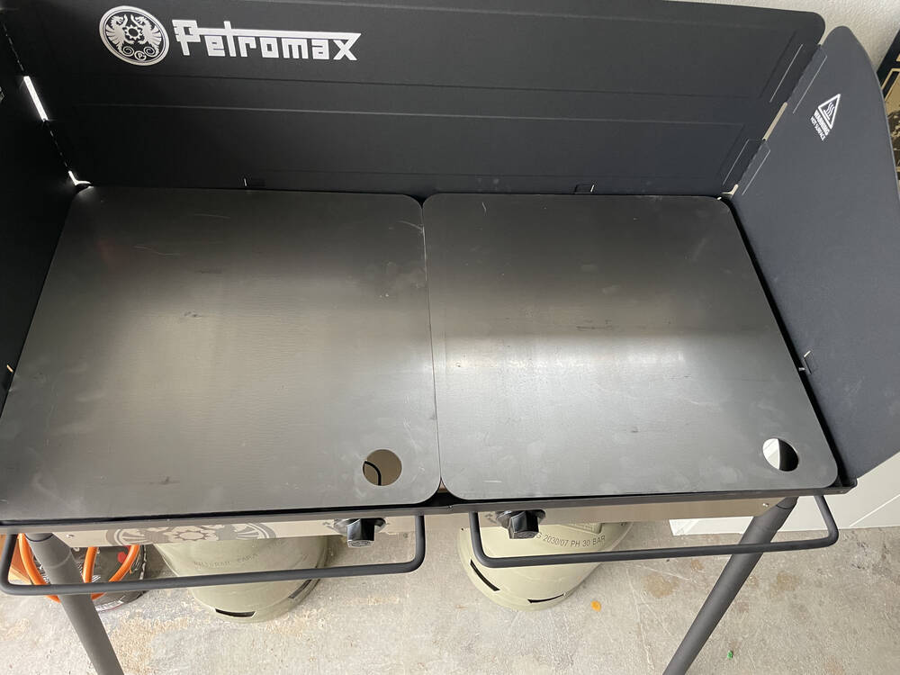 Gastisch Metallabdeckung