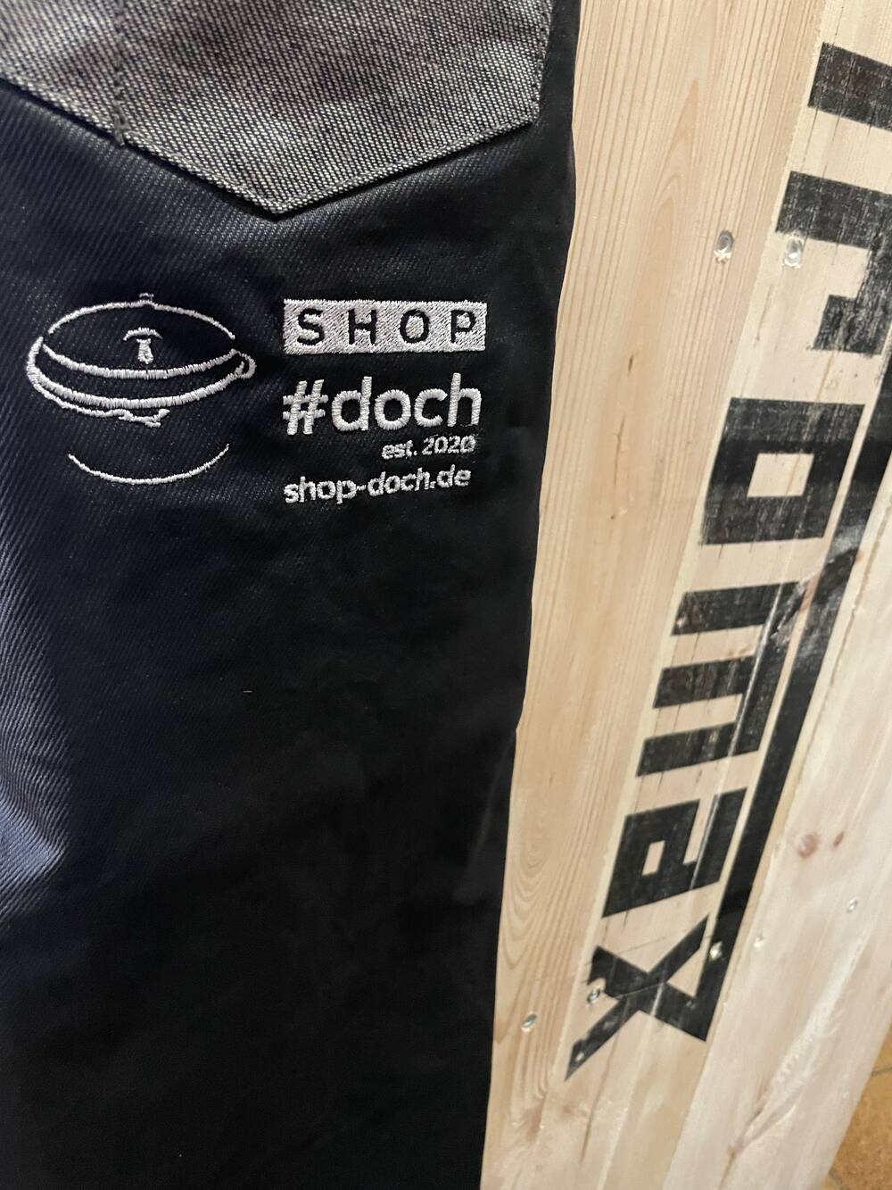 Exklusive Grillschürze im #“doch Design“