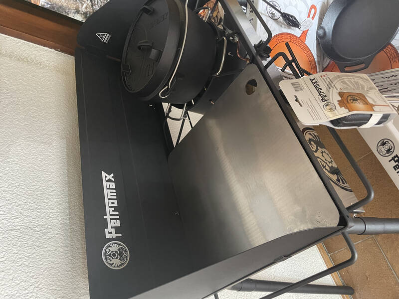 Gastisch Metallabdeckung