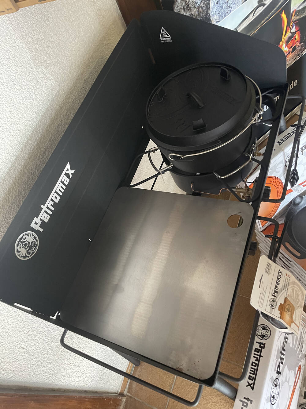 Gastisch Metallabdeckung