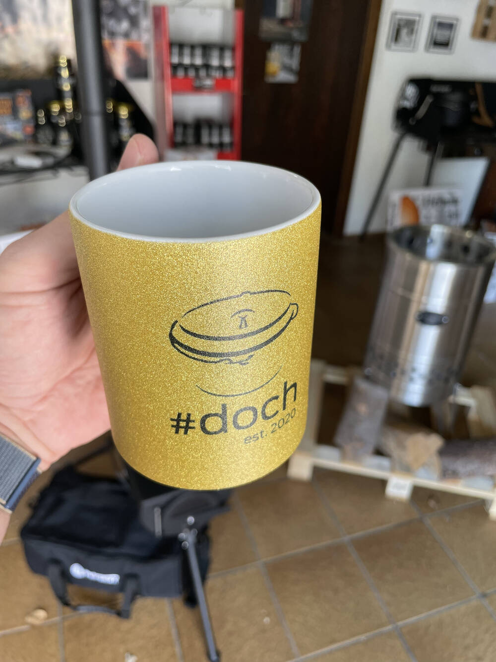 Glitzer-Kaffeebecher Gold Kaffeebecher mit #doch-Logo Rosa