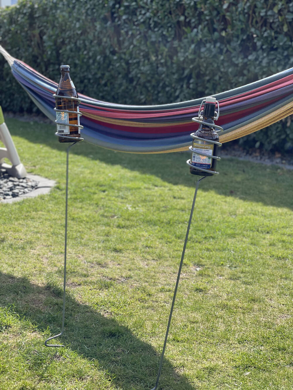 Bierflaschen-Halter – innovativer Getränkehalter / Ständer