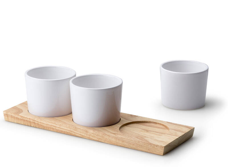 3 Schälchen mit Servier-Tablett